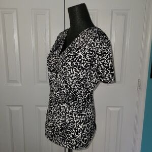 Jones Wear size XL black and white mock wrap top